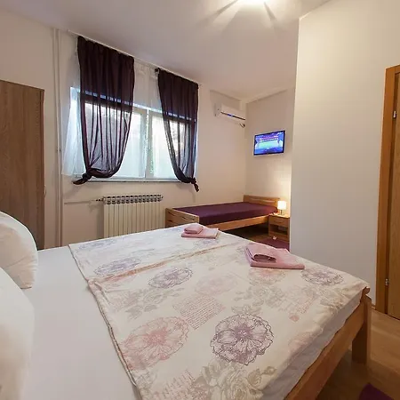 Apartment Hortenzija *